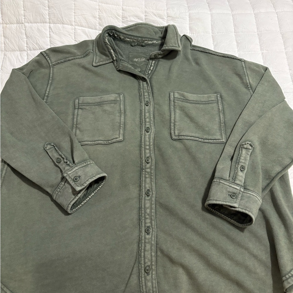 WMNS MEDIUM Aerie Botton Up Oversized Shirt Hunter/Forest Green